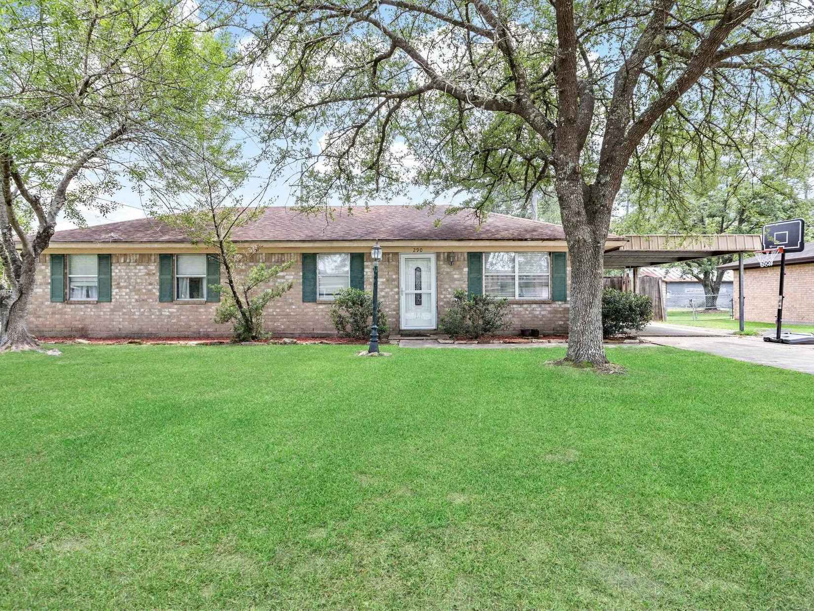 290 Benny Ave  