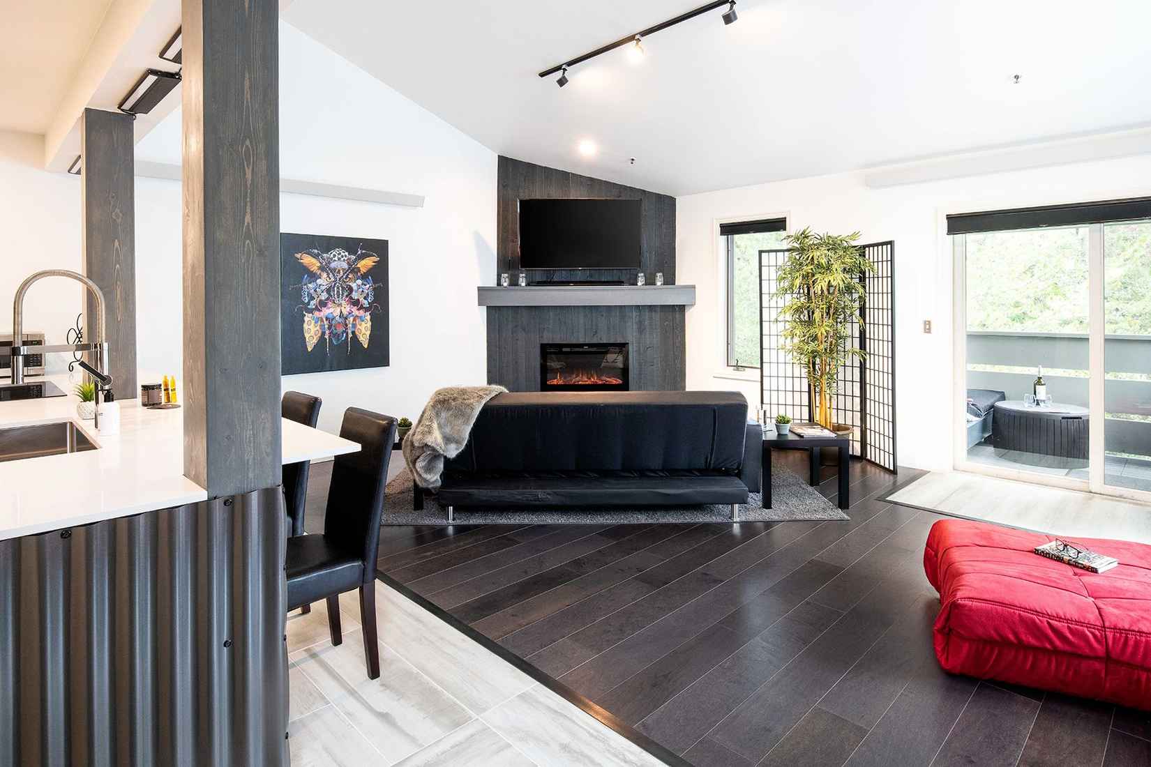 3944 S Lake Creek Dr  