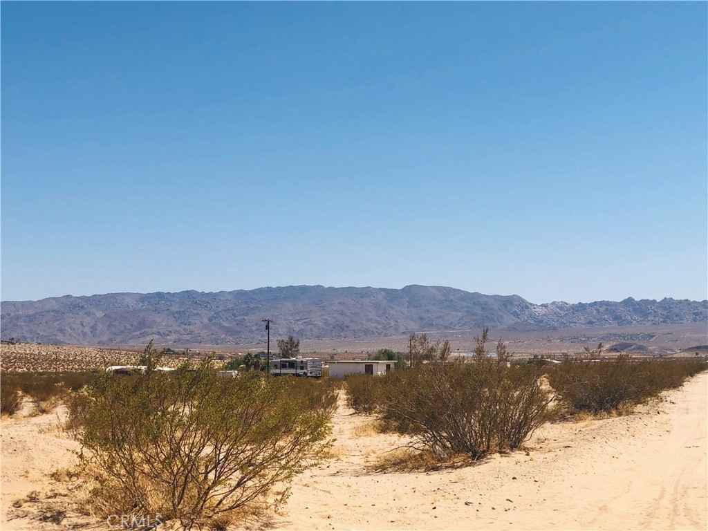 2 Kachina Dr  