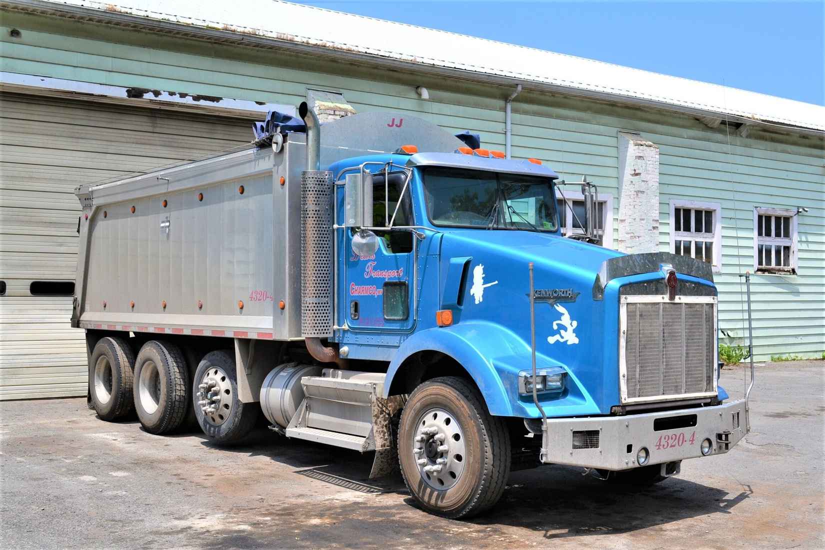 685 707 Riverside Dr  