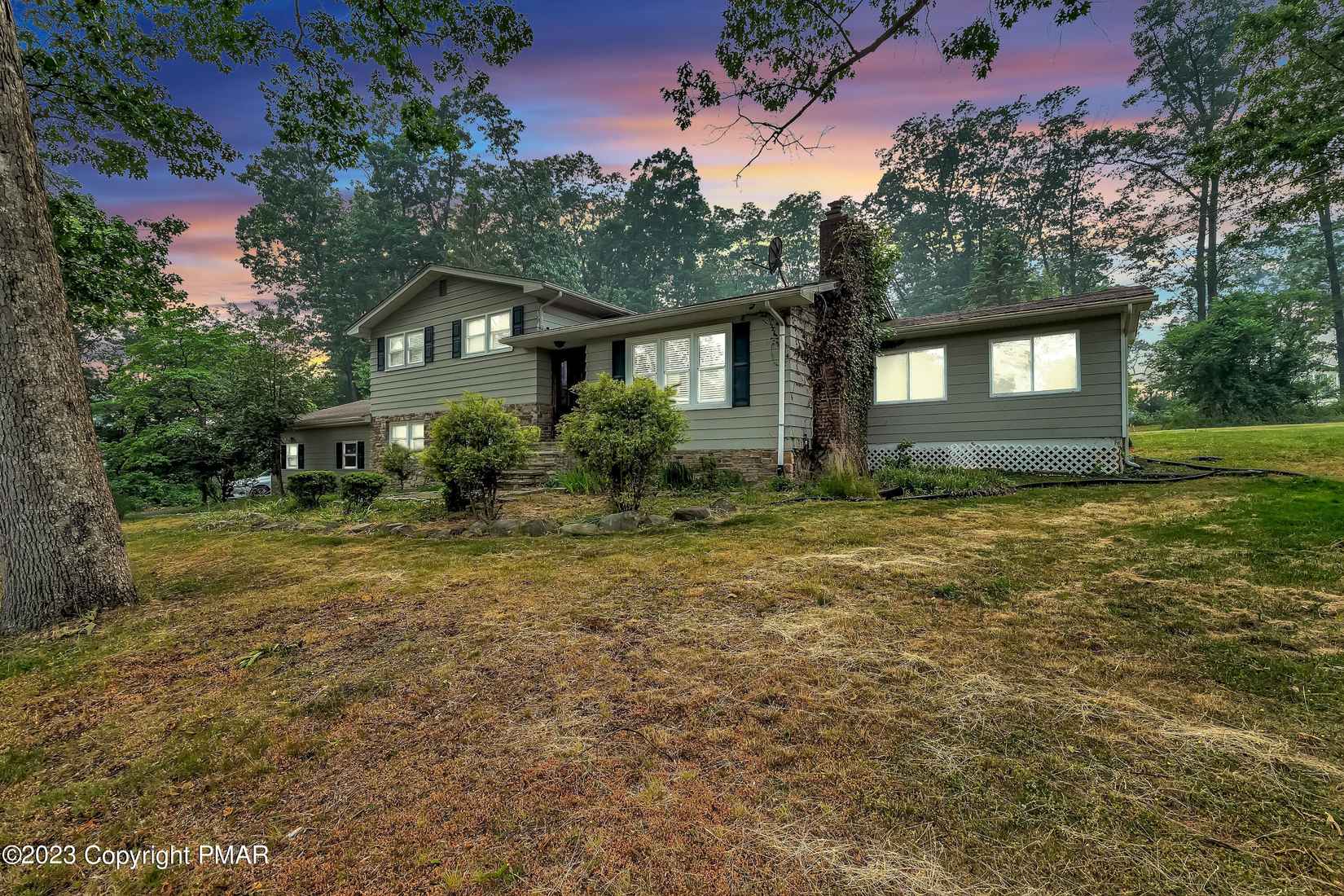1134 Crestview Dr  
