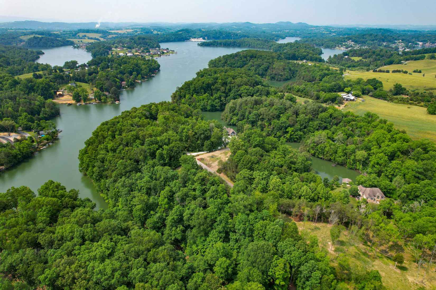 101 POINTE DR  