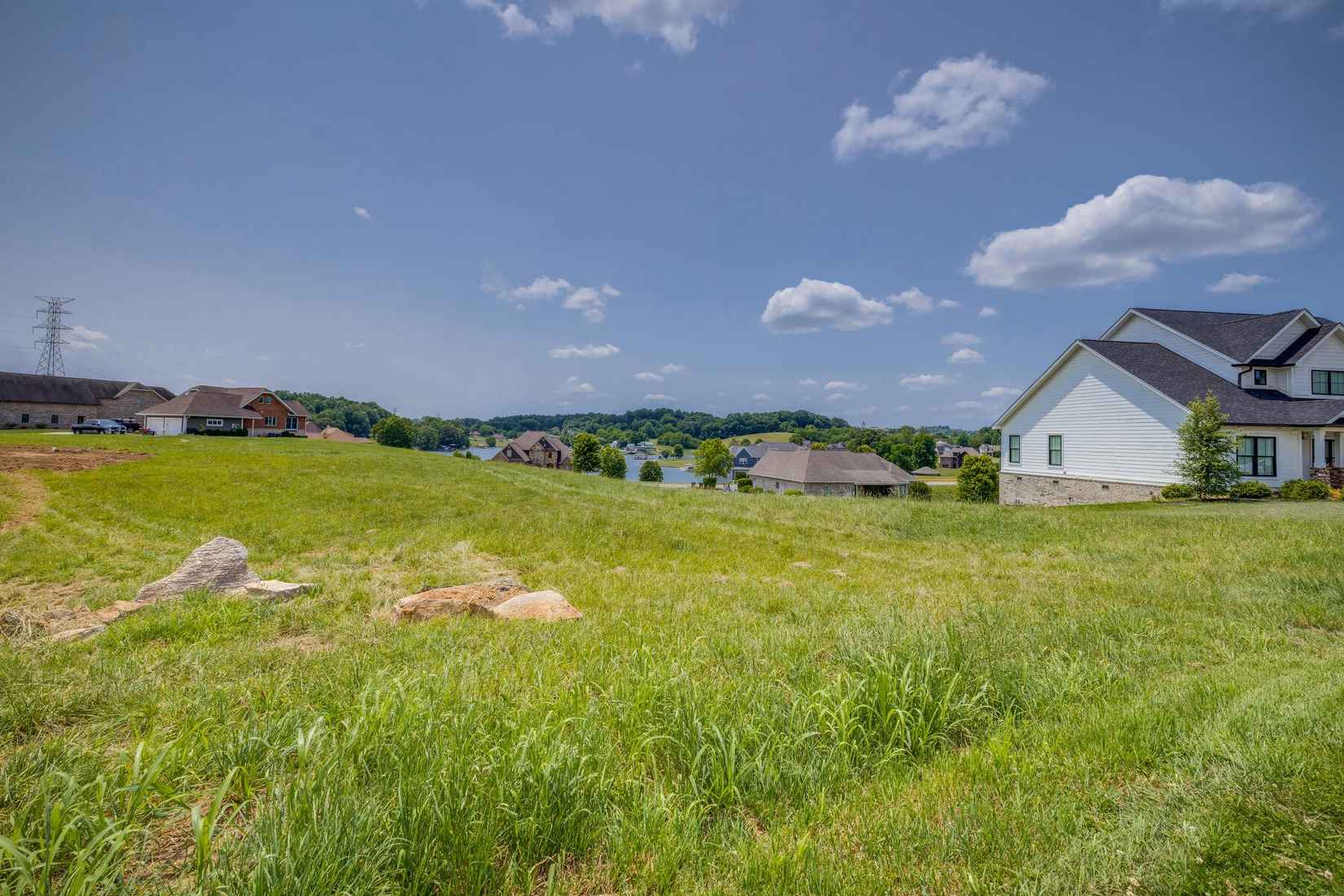 118 CARDINAL PT  