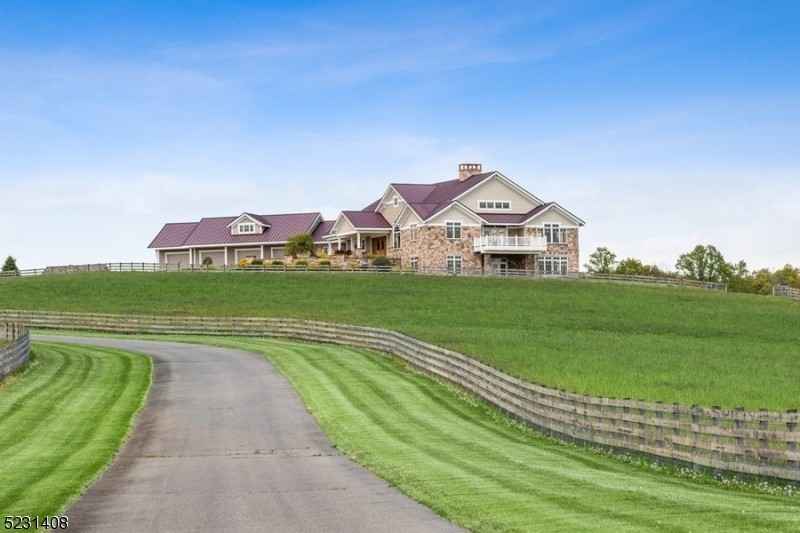 506 Mountain View Rd W  