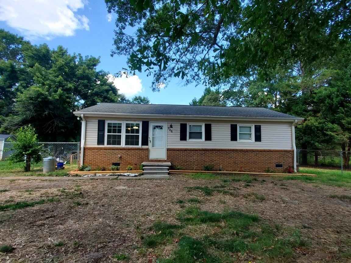 506 W Oconee St  