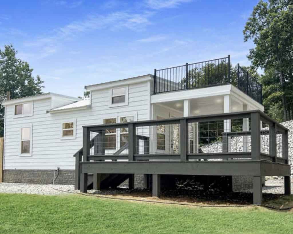 101 Robert Dr  
