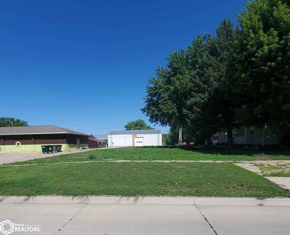 405 Moorehead Ave  