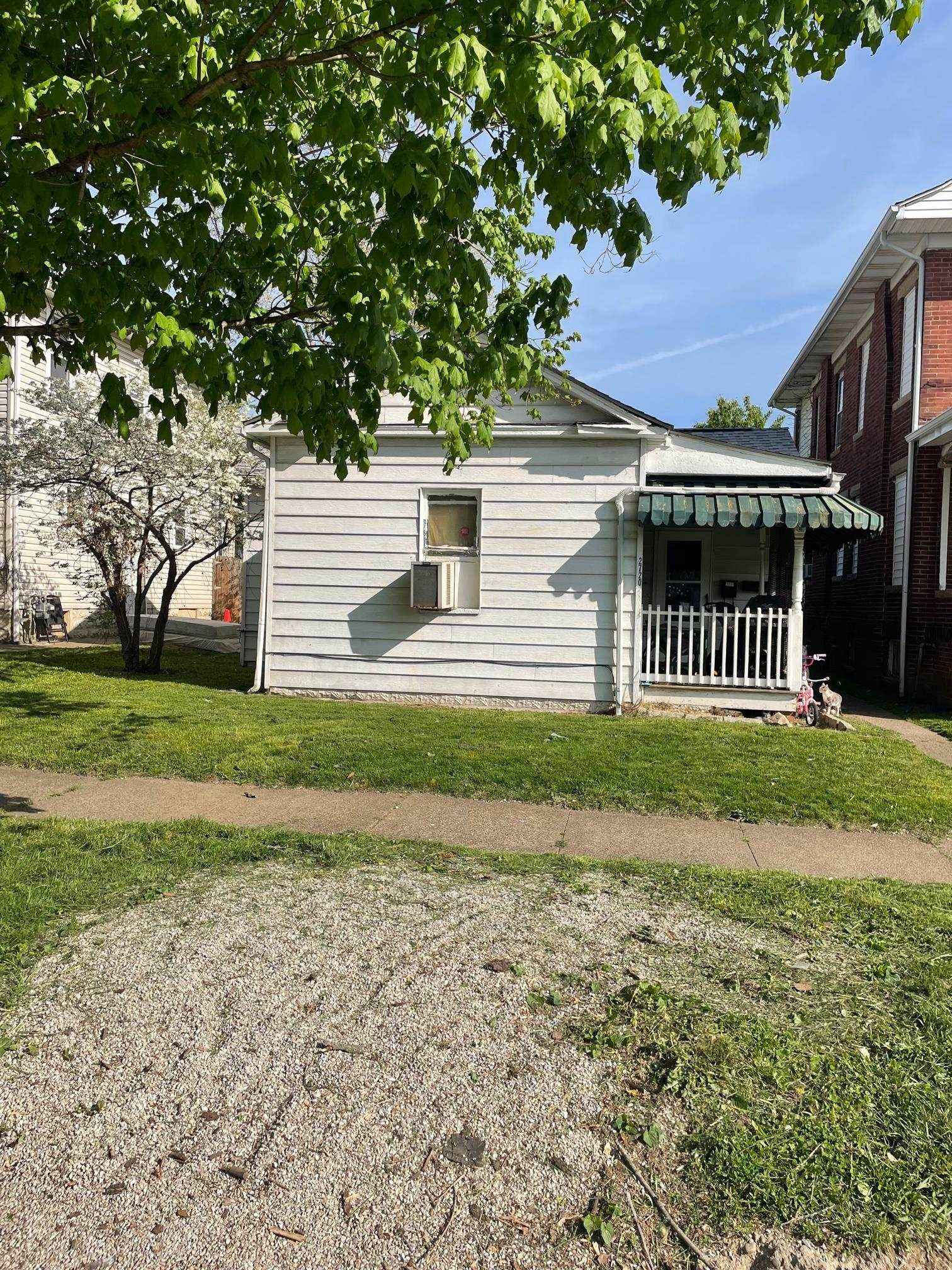 2720-2720r Guyan Ave  