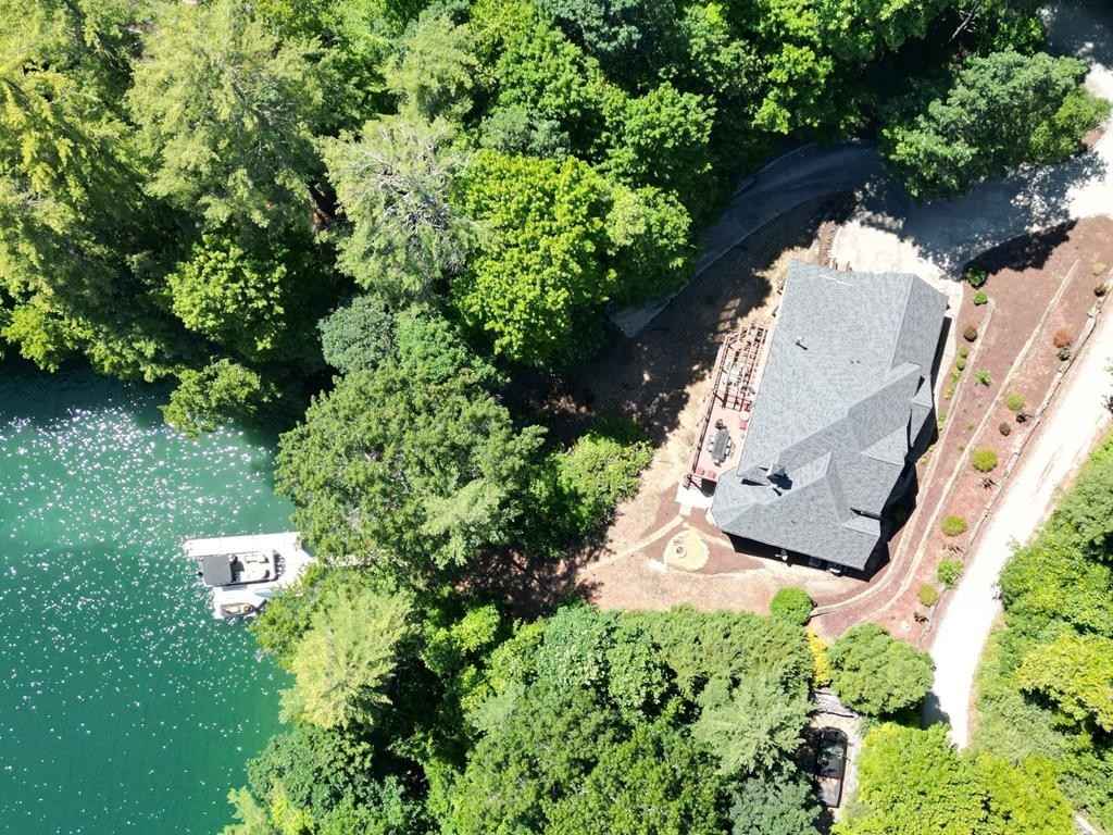 382 Lake Shr Dr  