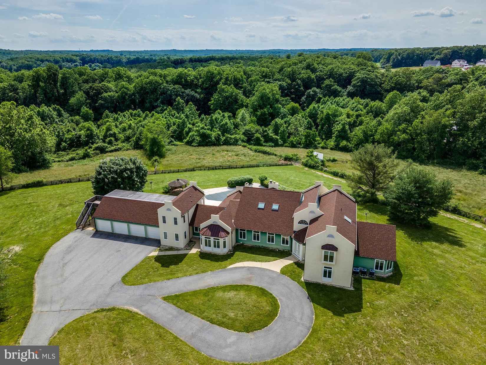 8250 WHITE Pne Ct  