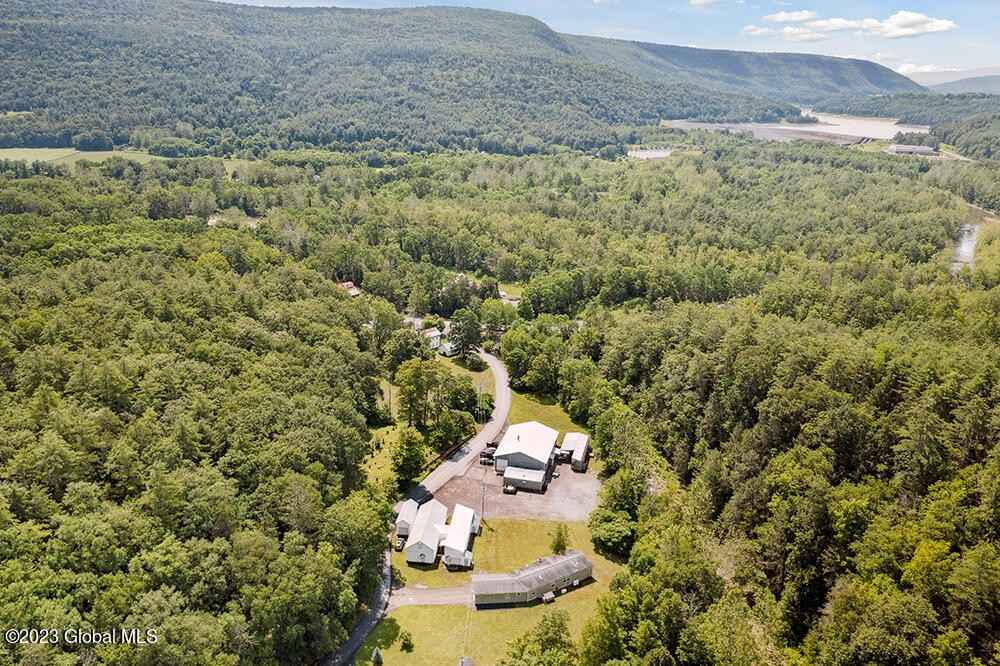 125 CREAMERY RD  