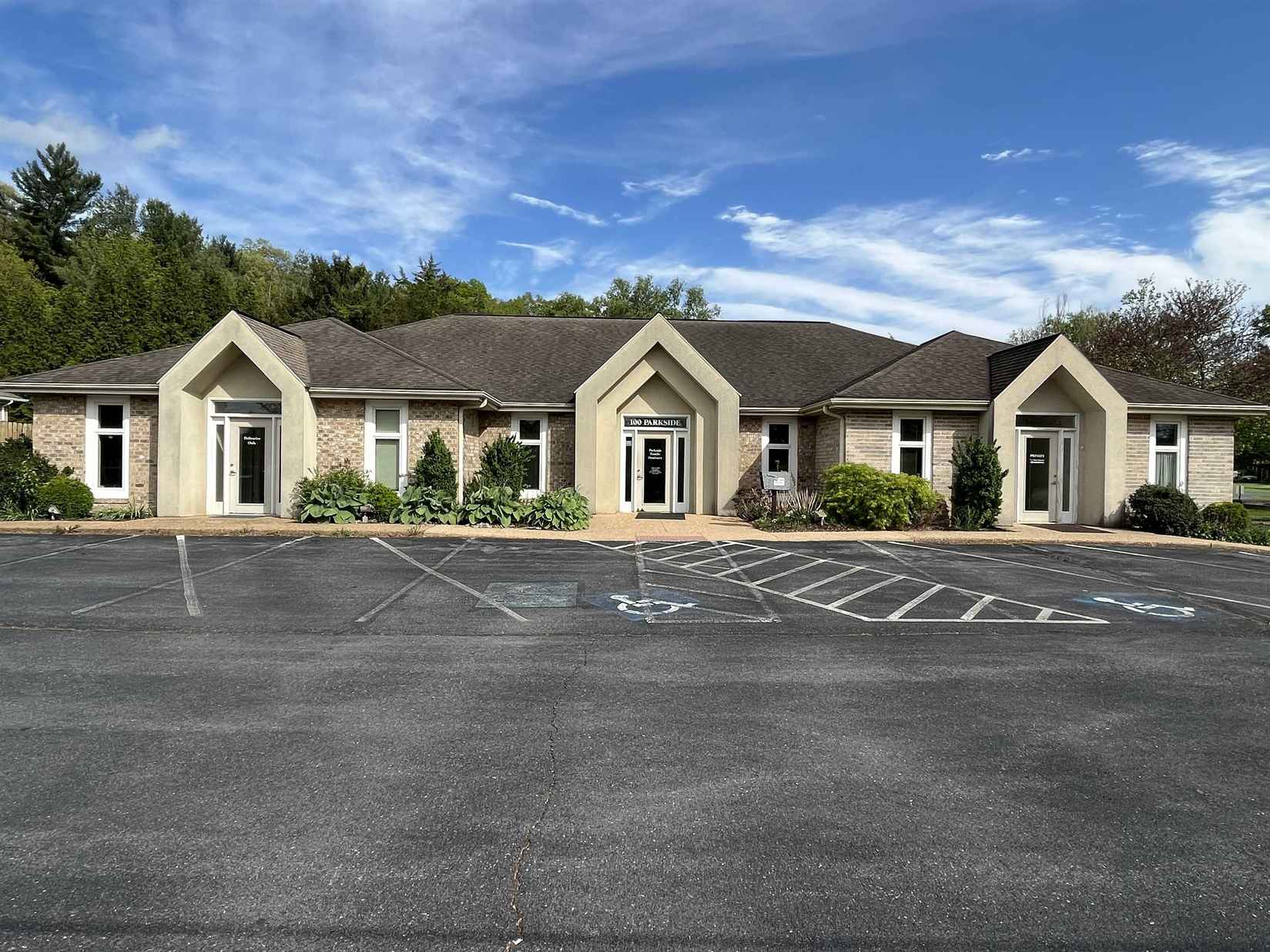 100 PARKSIDE DR  