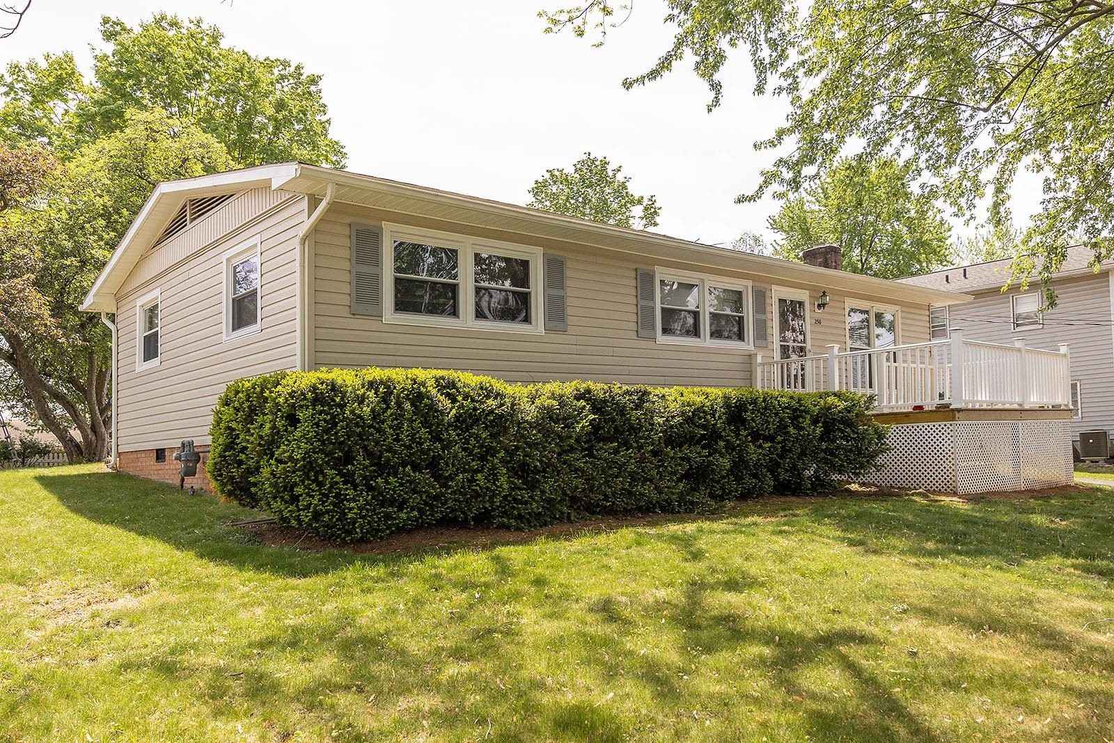 250 ROCKINGHAM DR  