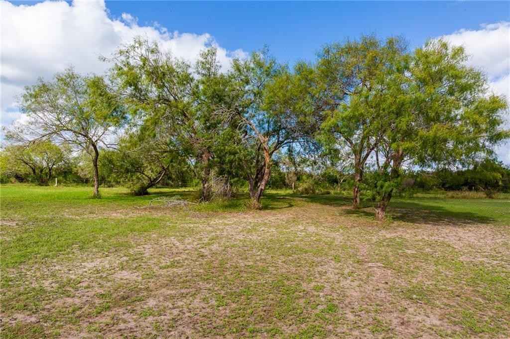 00 LAKESHORE SUBDIVISION BLOCK 2 Lot 18  