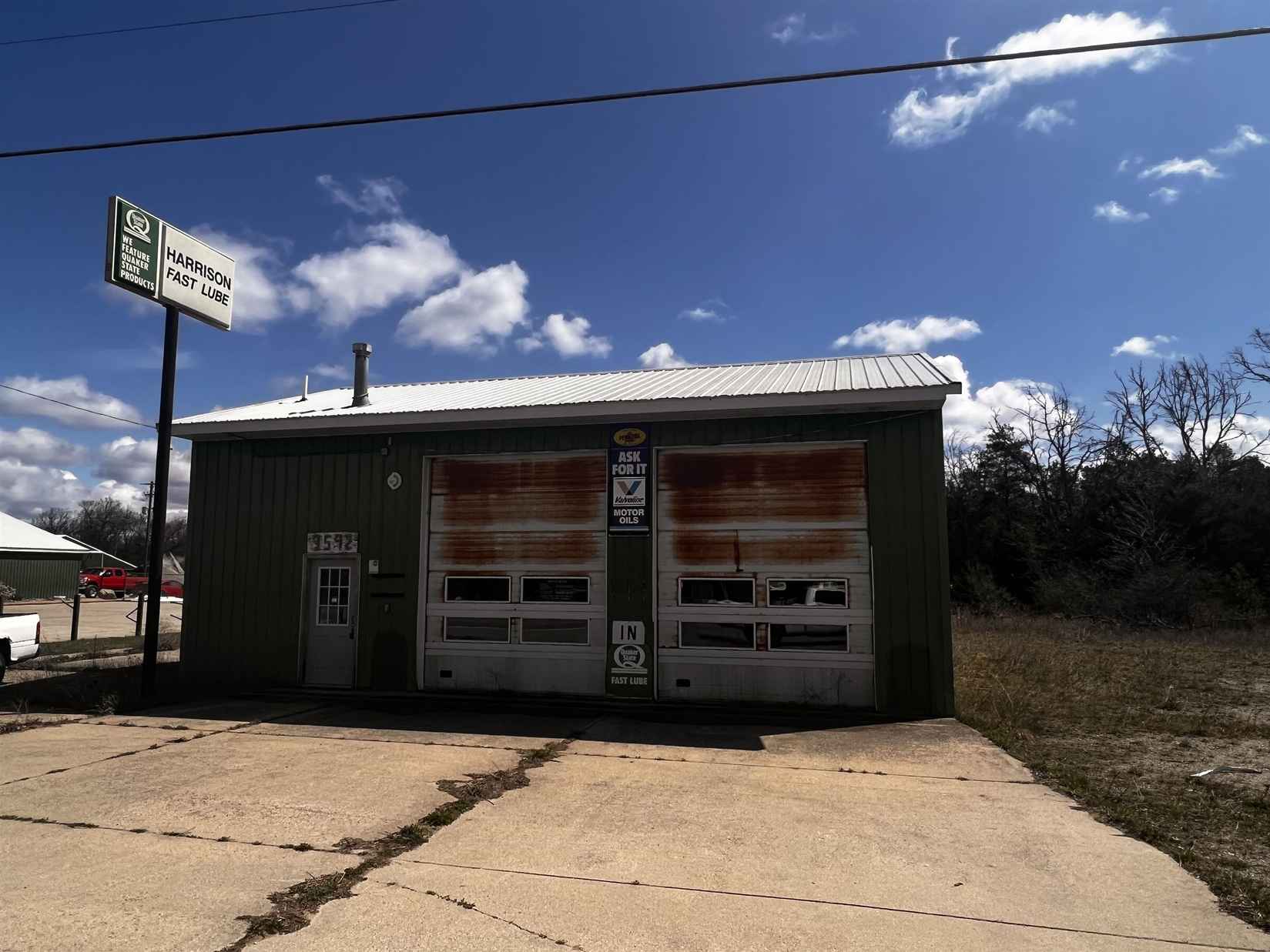 3592 N Clare  