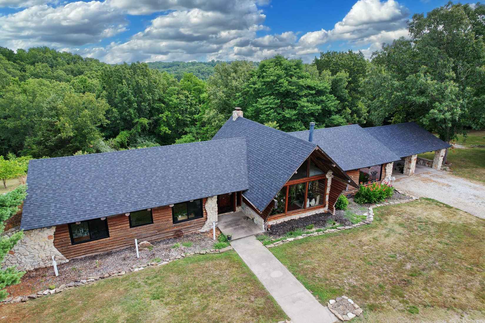1270 Stoneshire Dr  
