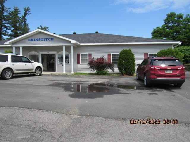 52 56 60 Ctr St  