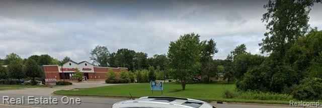 7795 Highland Rd  