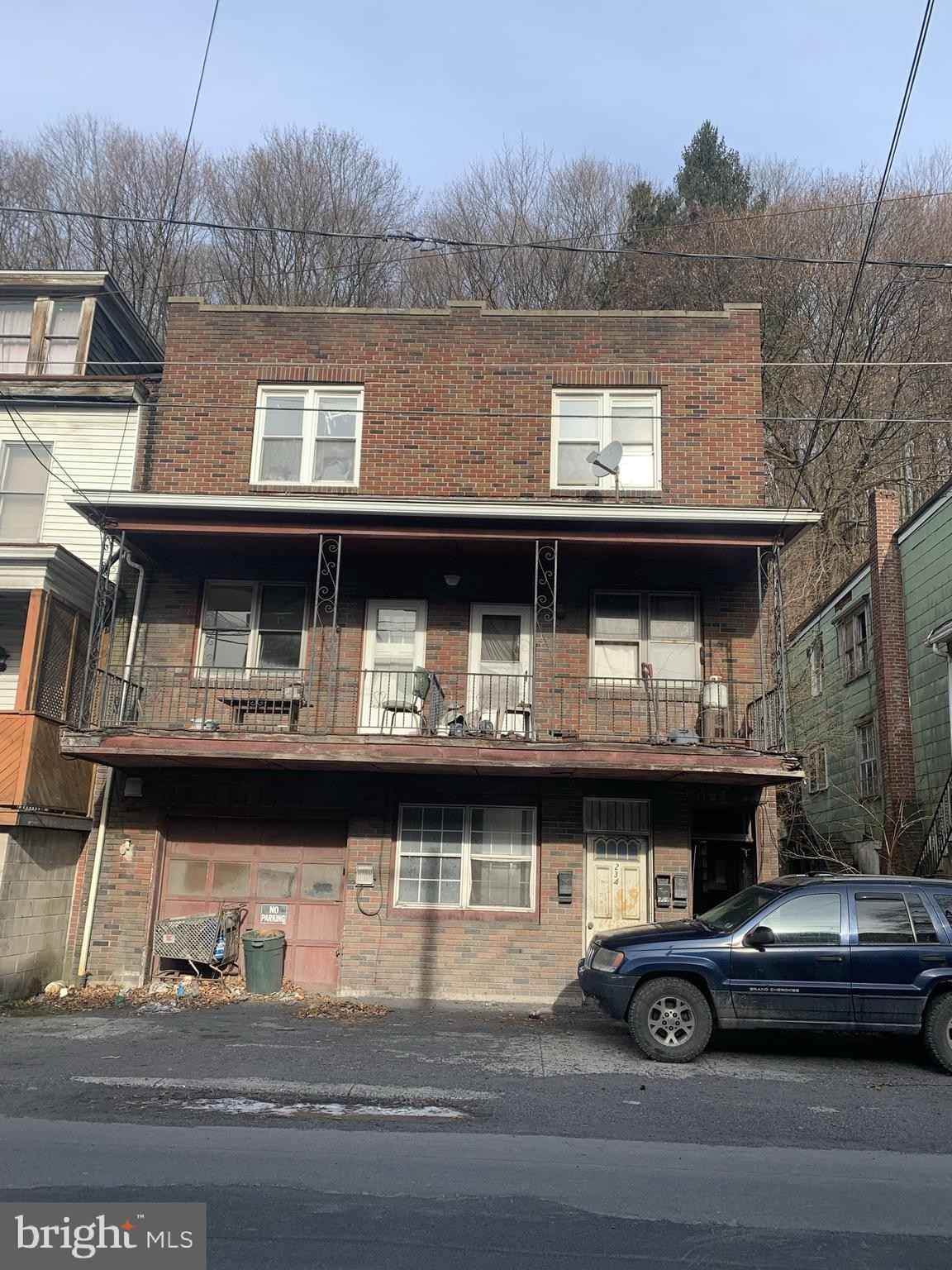 232 E MAHANOY AVE  