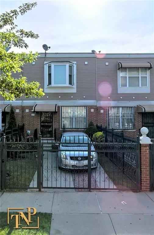 471 Osborn St  