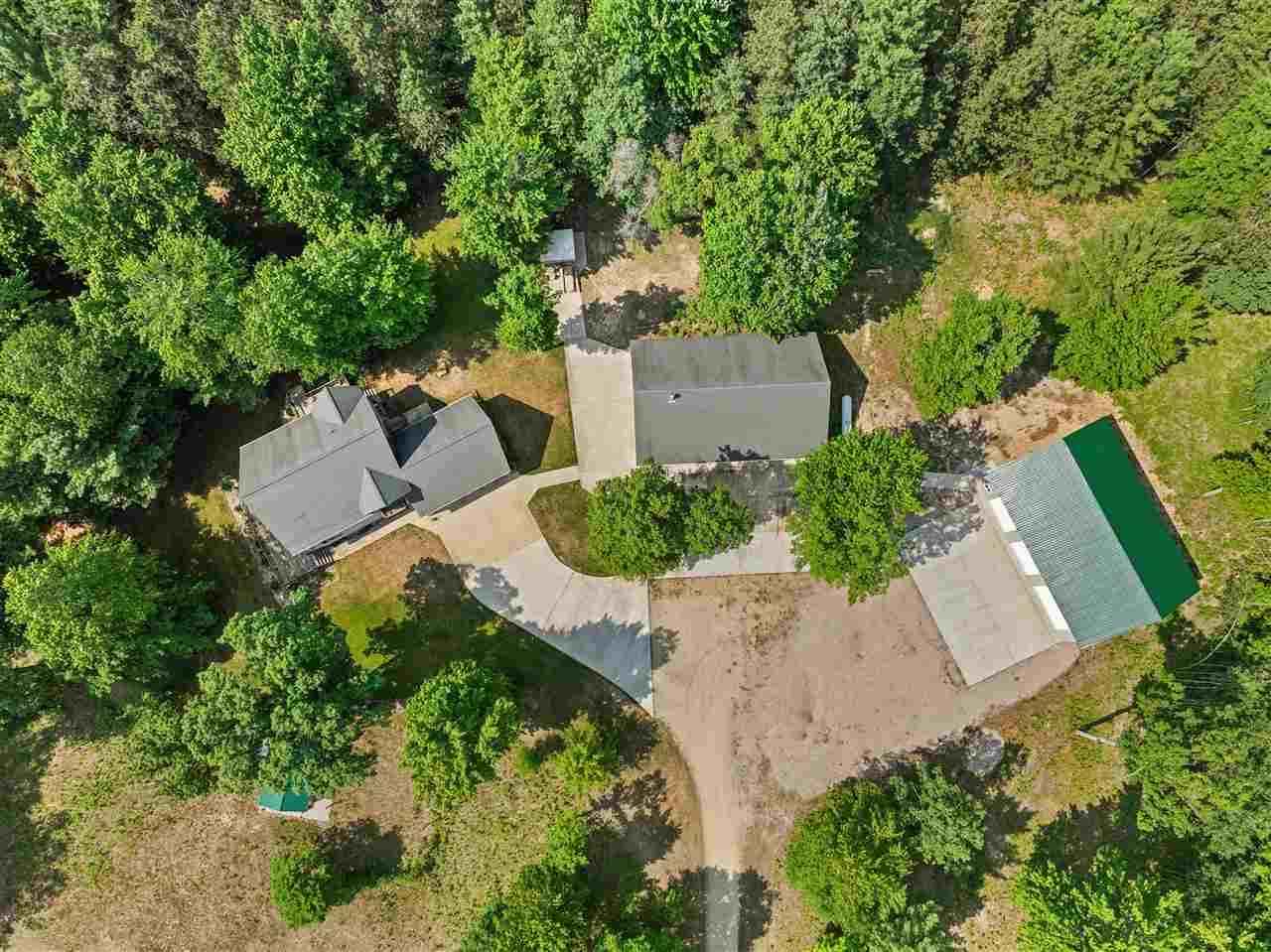 22406 E Riv  
