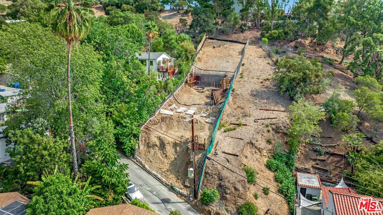 304 Crane Blvd  