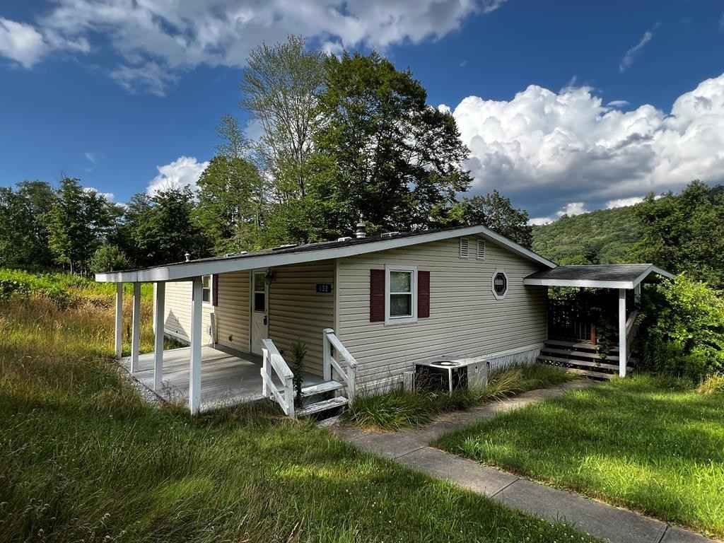 132 Maple Hl Rd  