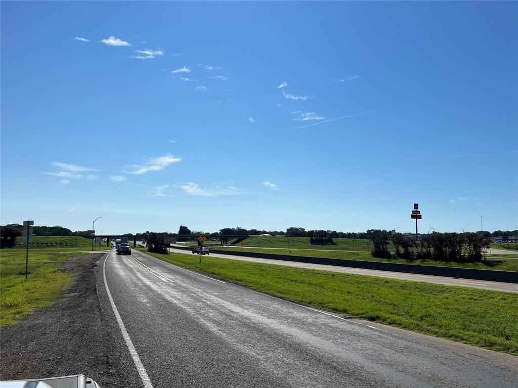 6 71ac INTERSTATE HWY 30 Cor  