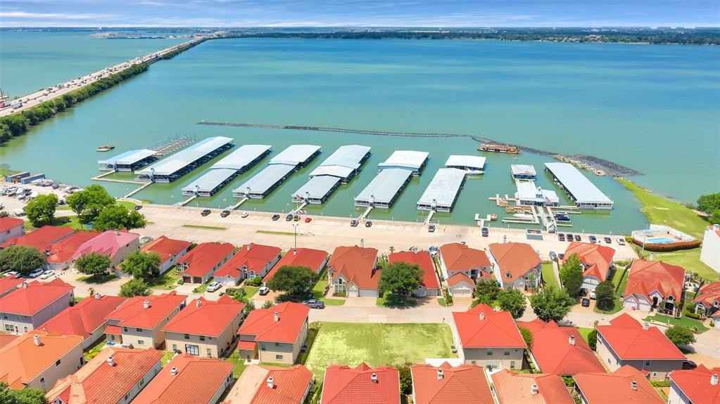 2037 Pontchartrain Dr  