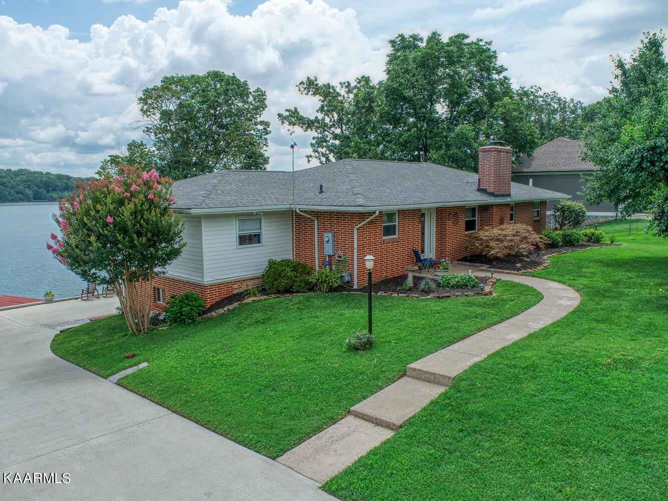 384 Hilltop Rd  