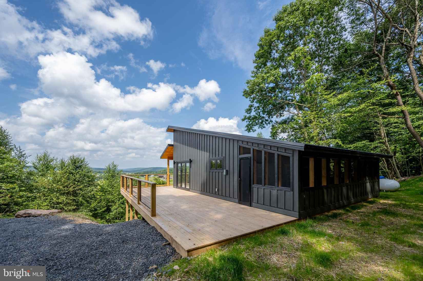55 Daisy Dr  