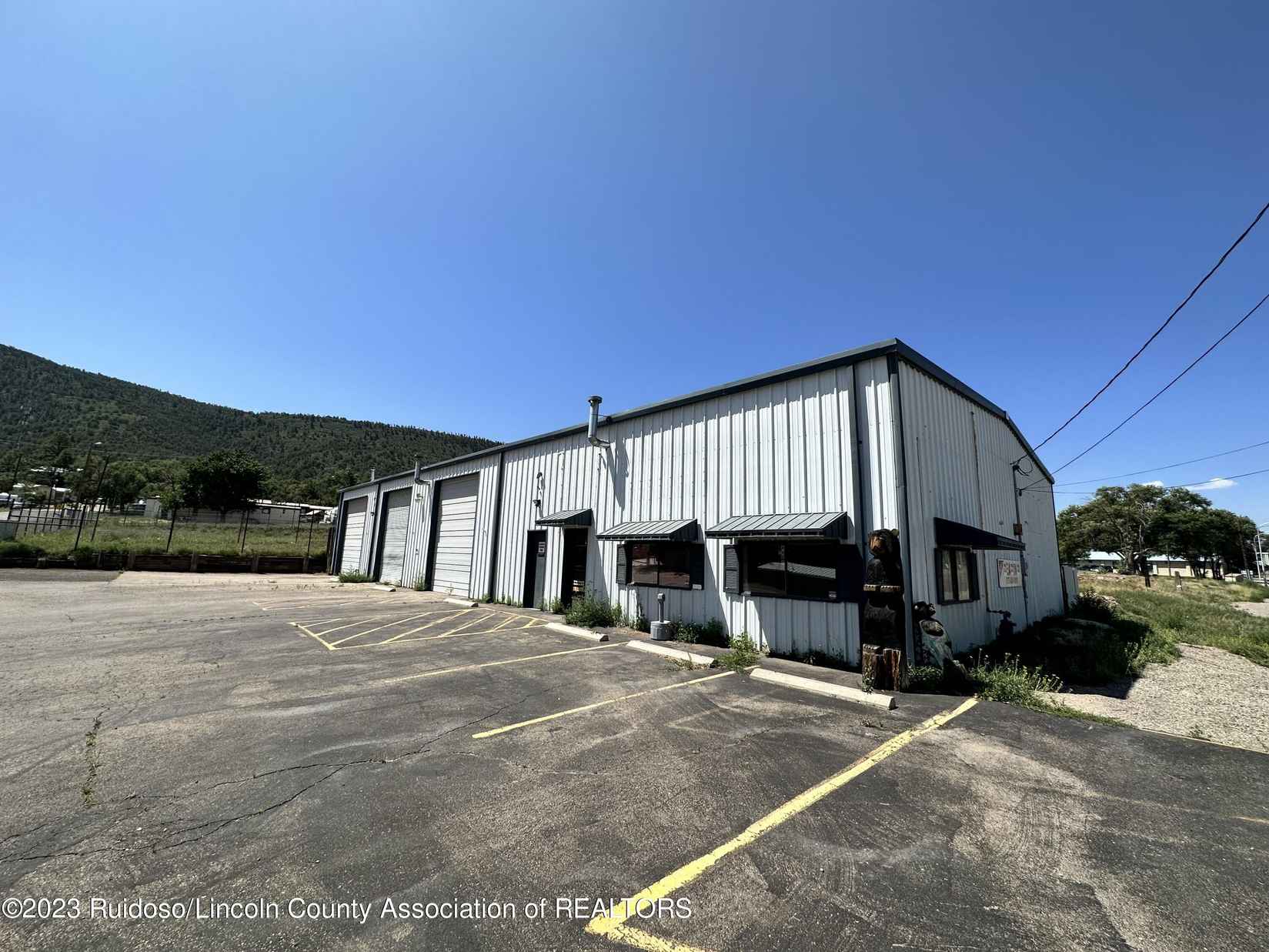 100 102 Central Dr  