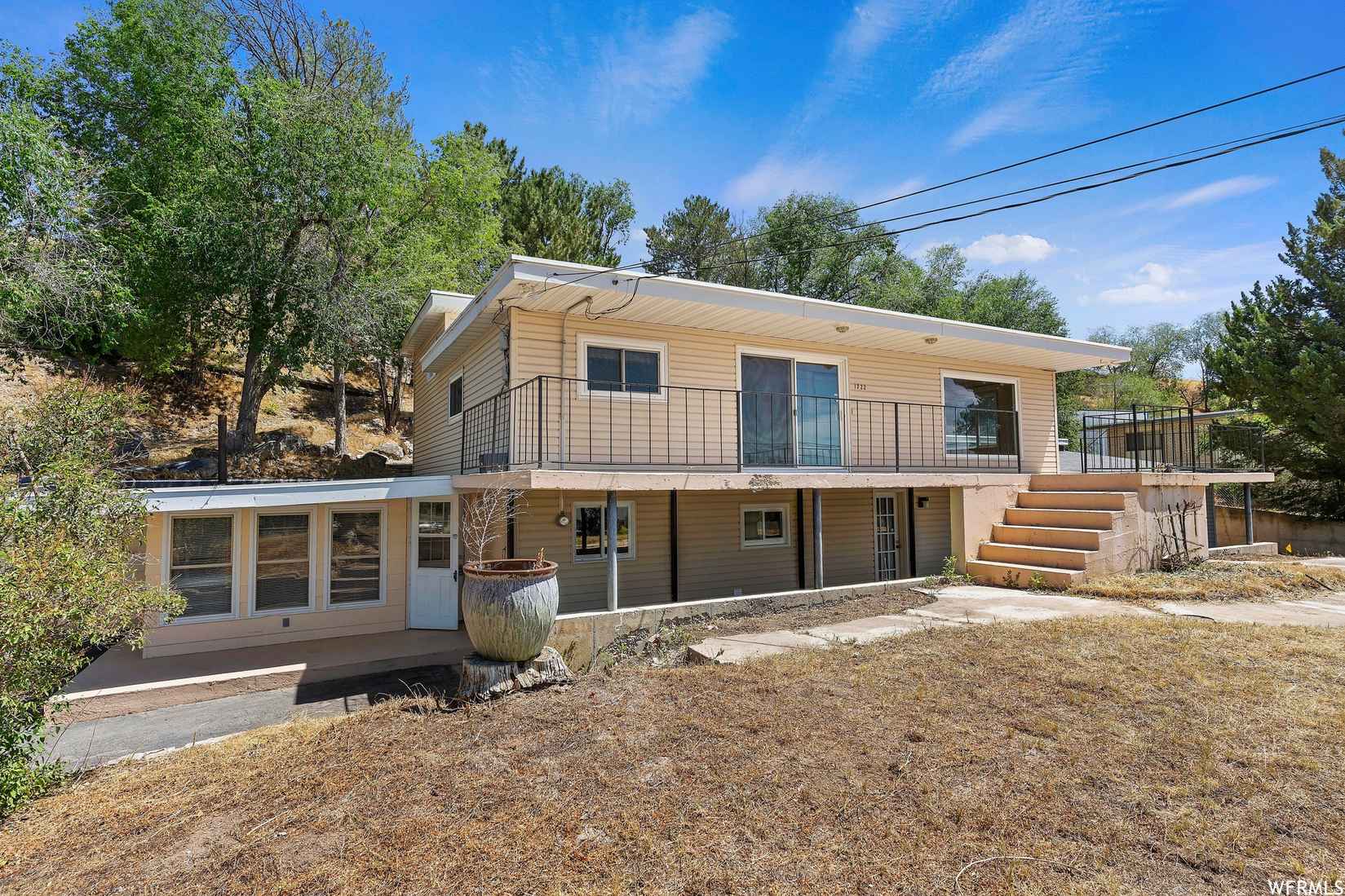 1722 W Pleasant Vw Dr  