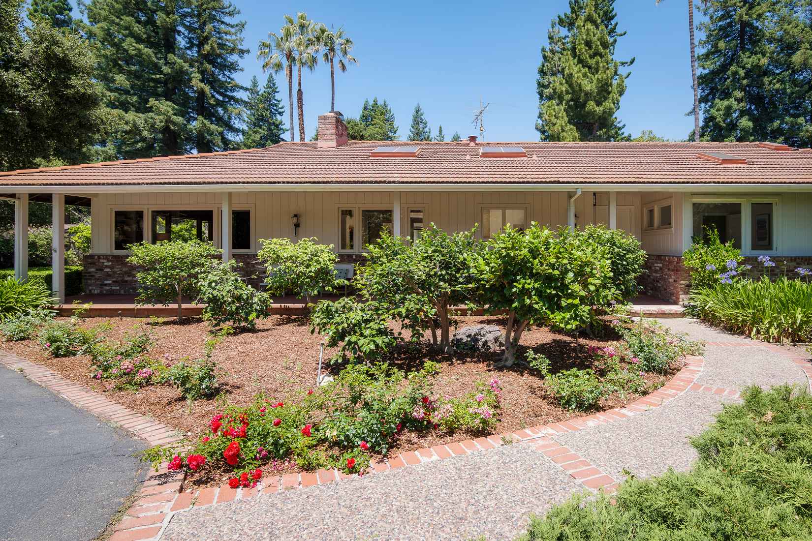153 Toyon Rd  