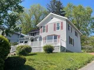 220 Main St  