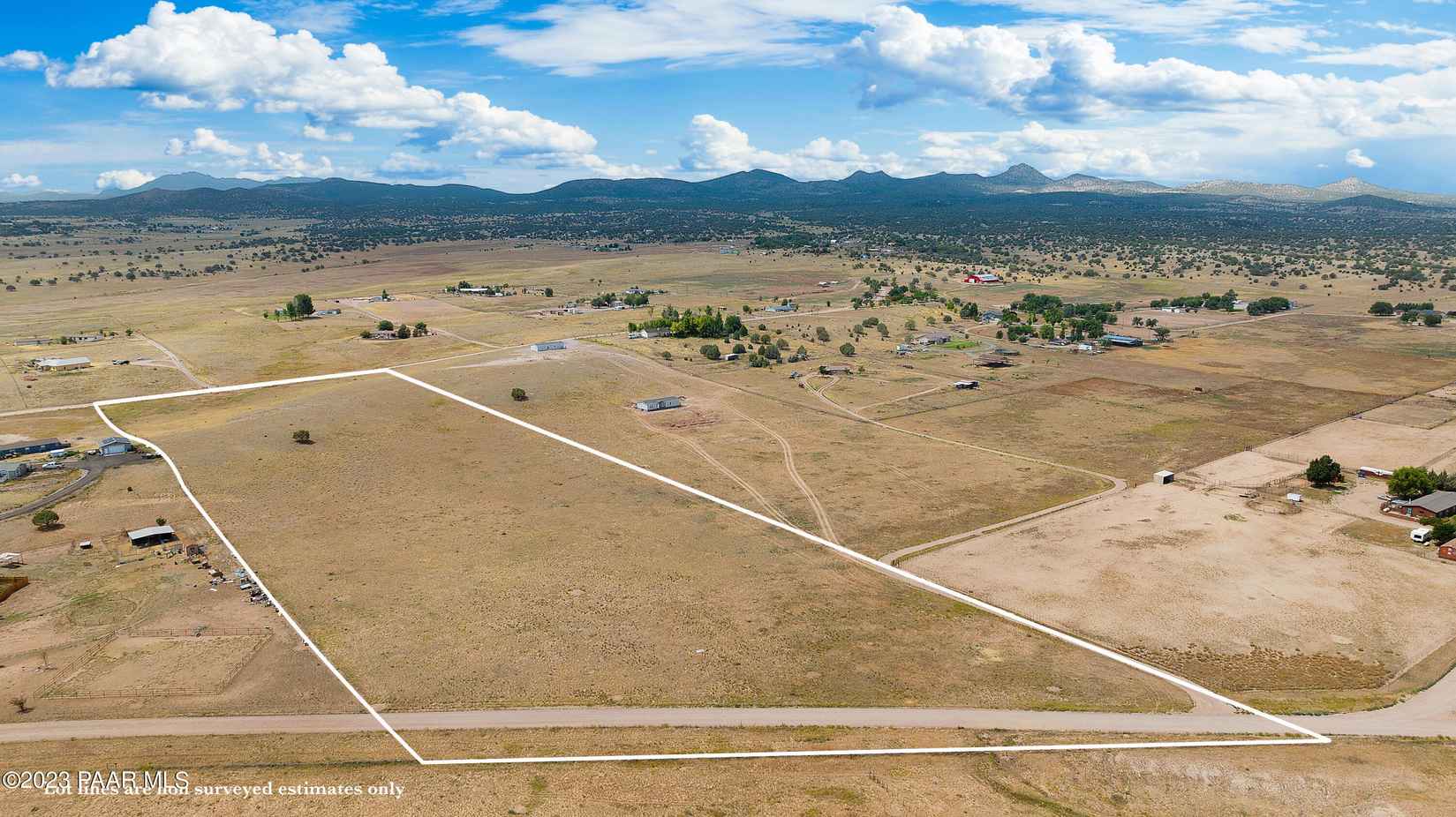 002 W Curtis Rnch Rd  