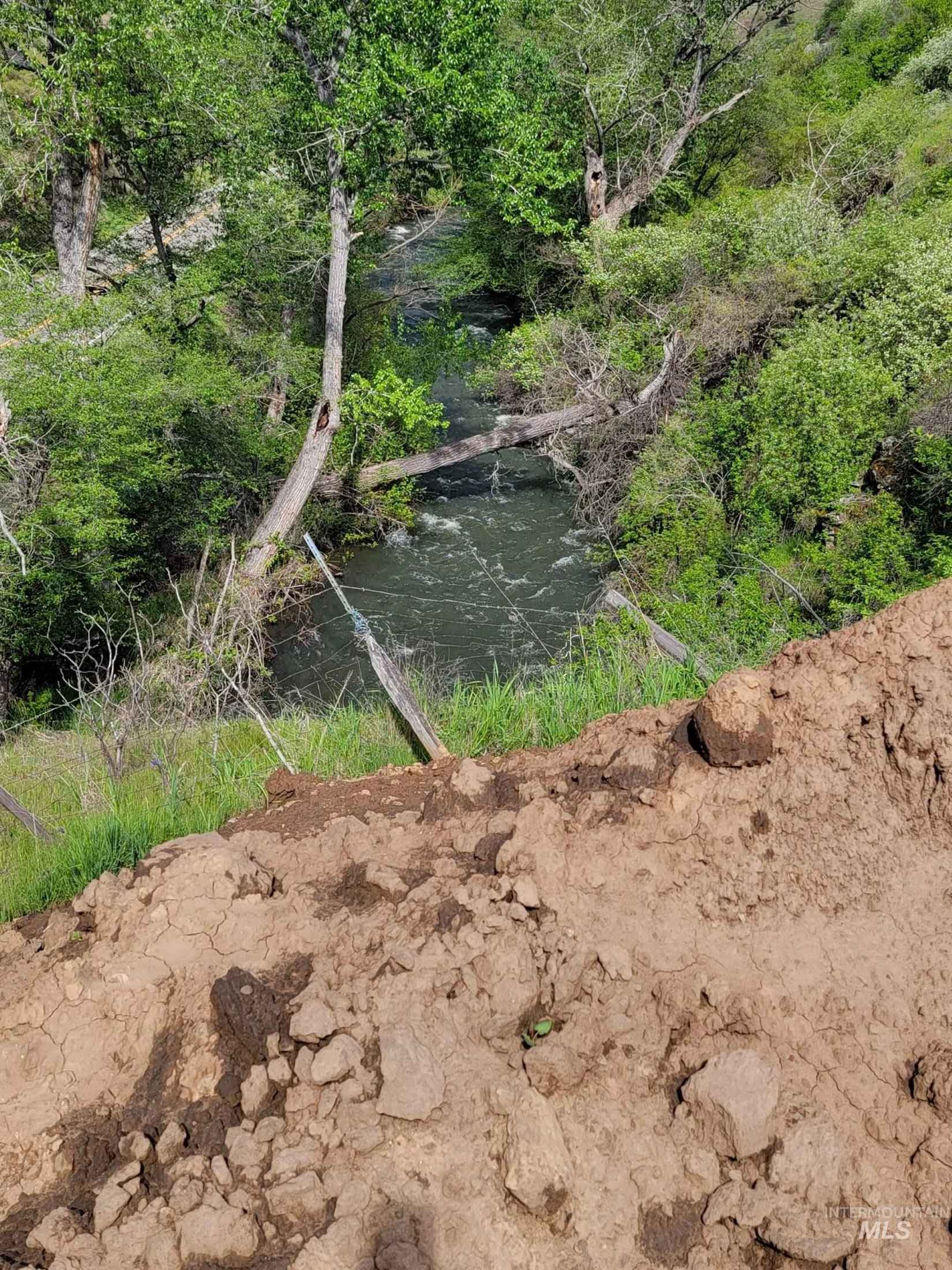 3371 Old Hwy 95  