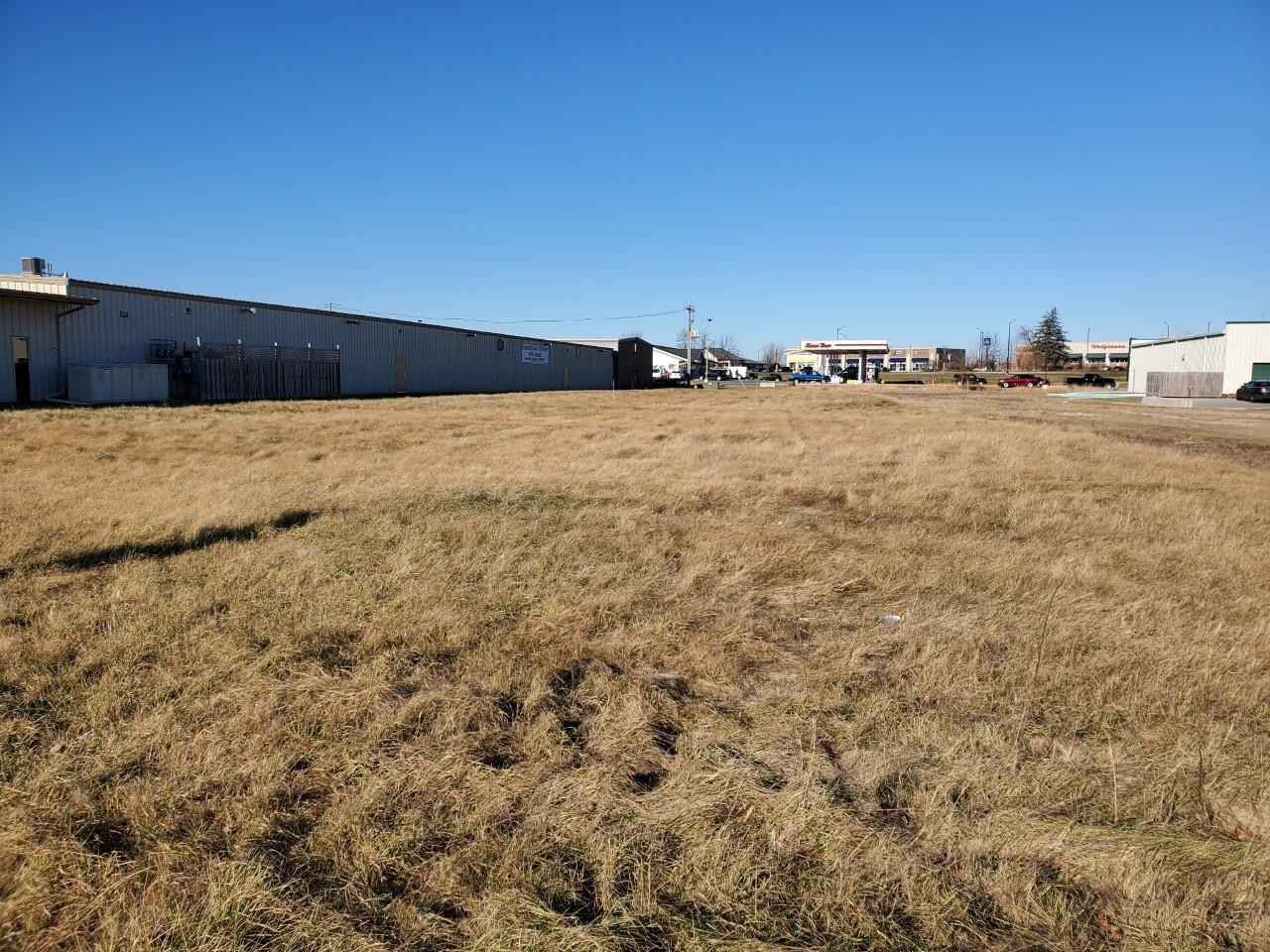 104 Commercial Dr  