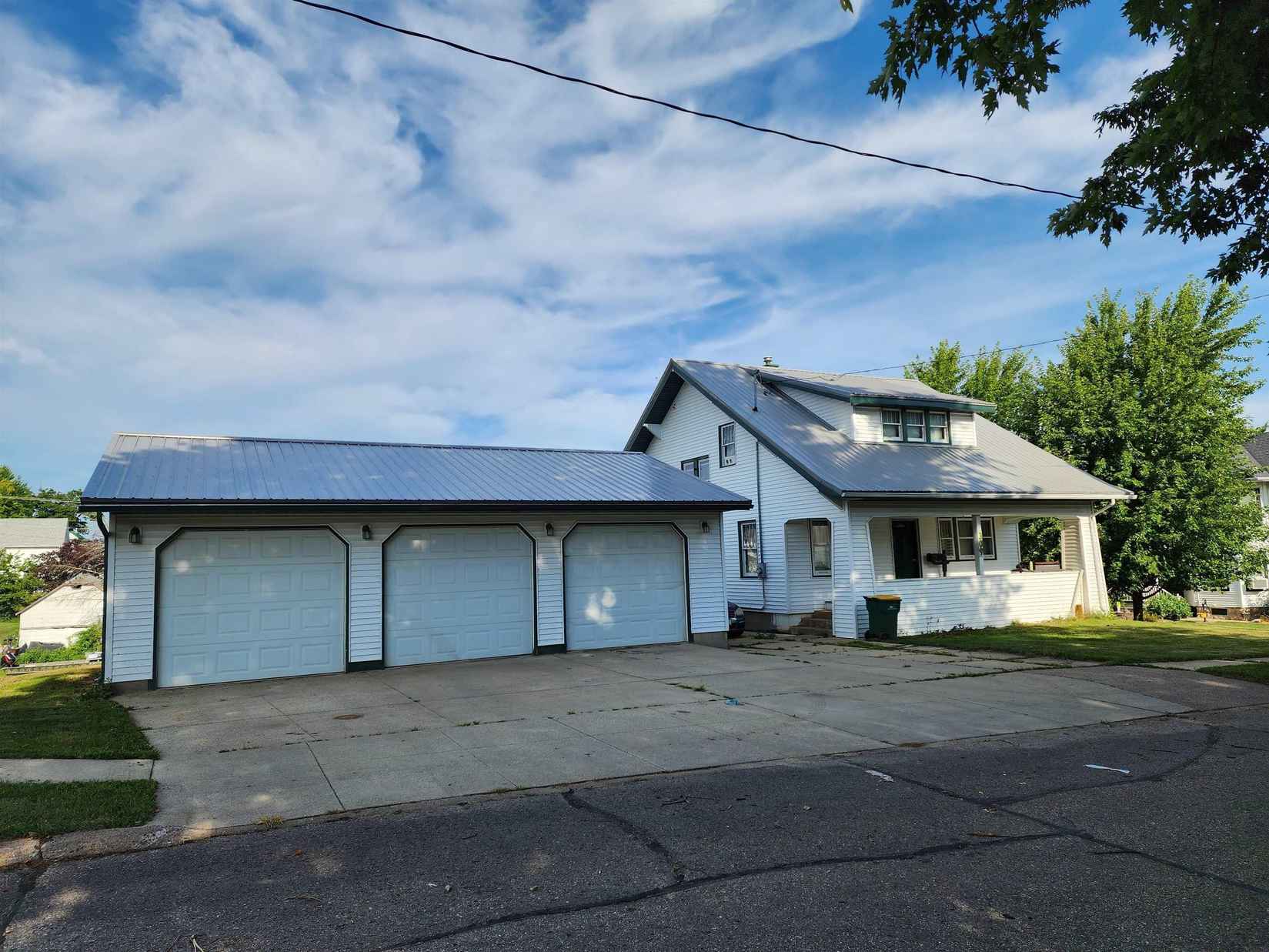 309 N Egbert  