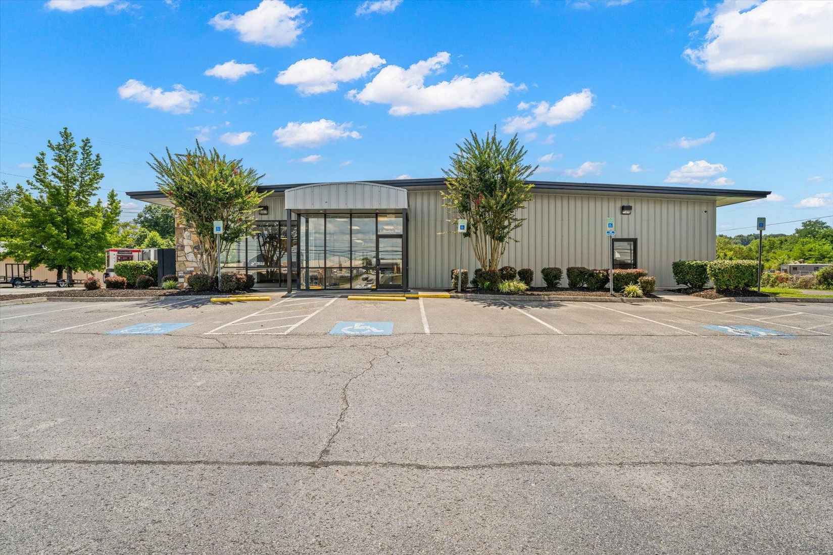 643 E Broadway Blvd  