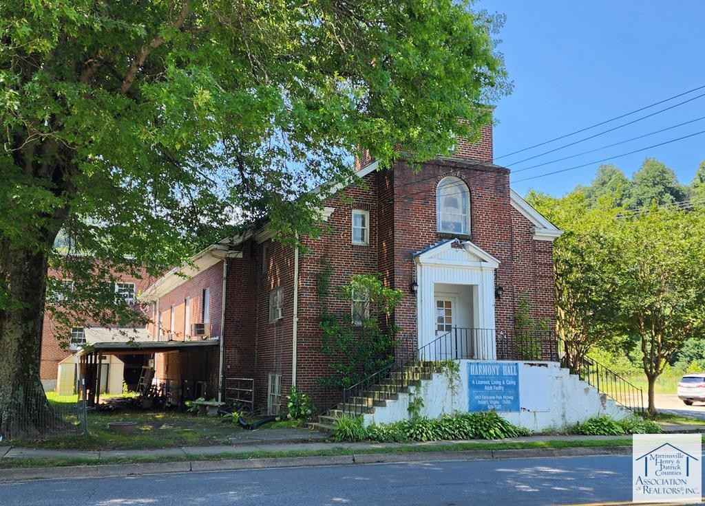 4153 Fairystone Park Hwy  