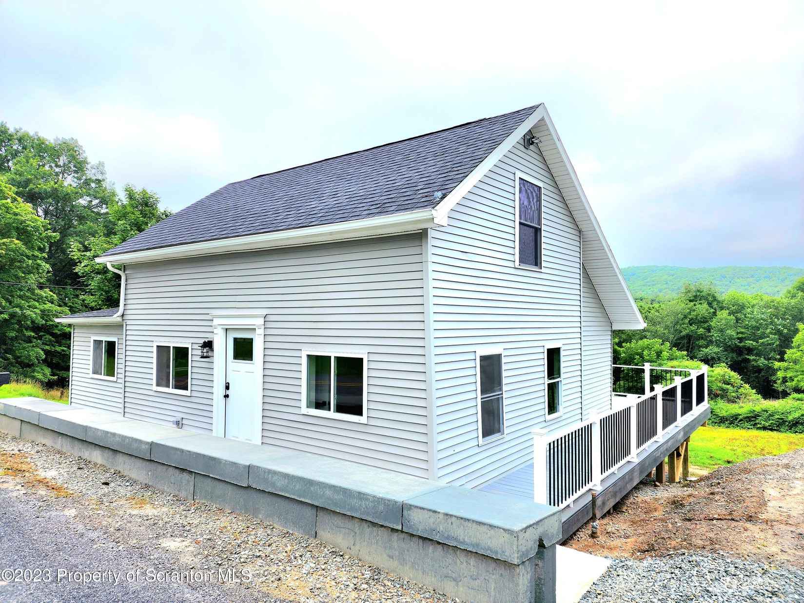 257 Maple Dr  