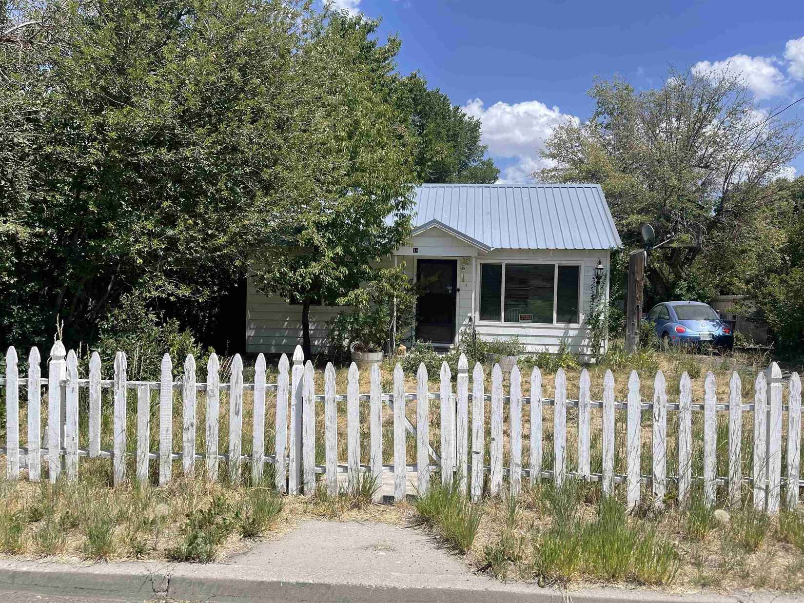 306 Meeker St  