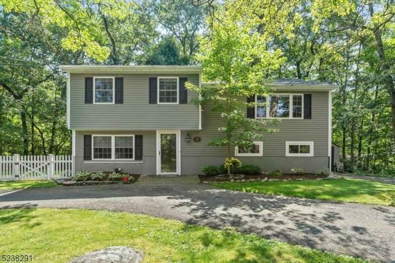 44 Deer Trail Lk Rd  