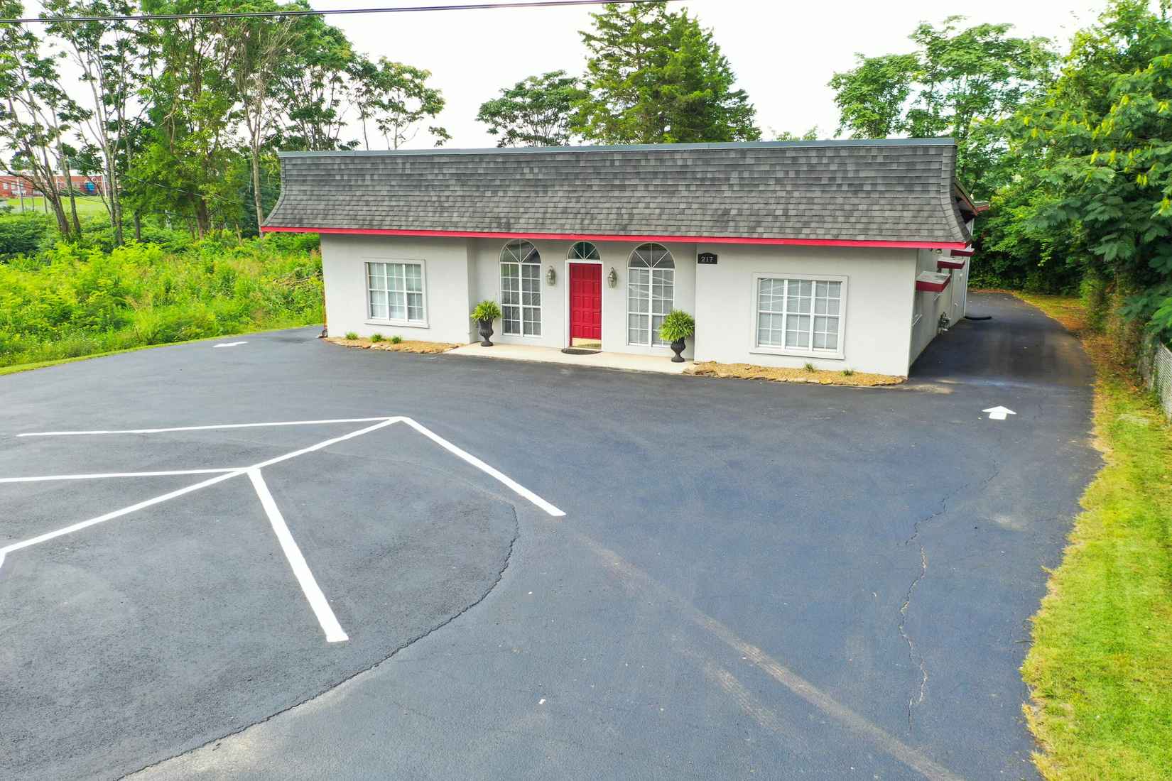 217 WESTERN AVE  