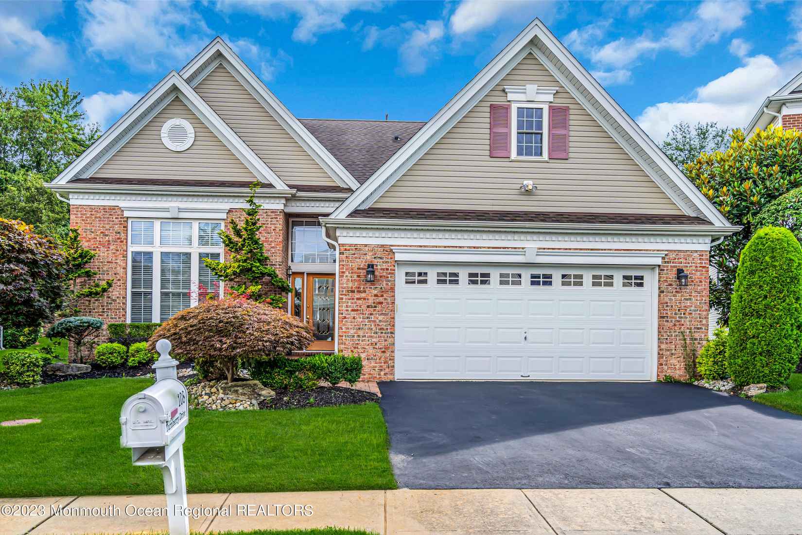 108 Turnberry Dr  