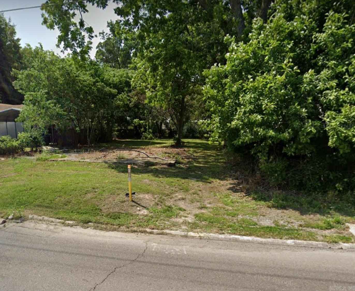 413 E Moultrie  