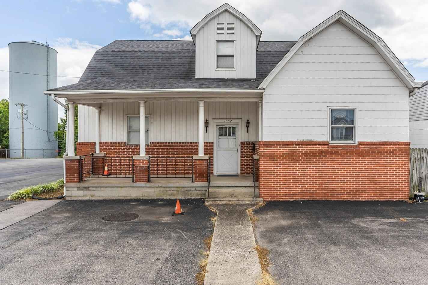 1852 Main St  