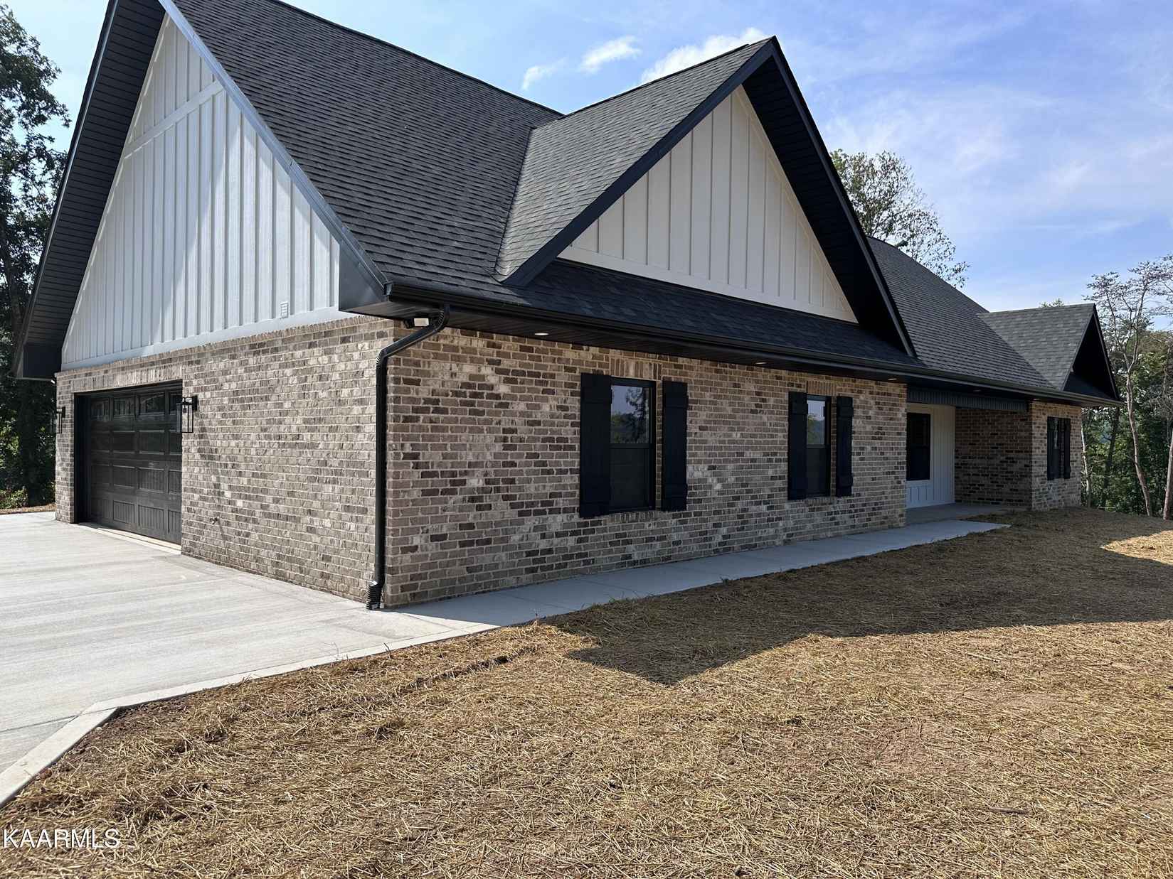 100 Hidden Timber Dr  
