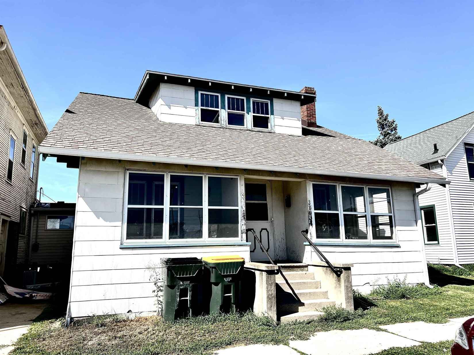 280 W Seminary St  